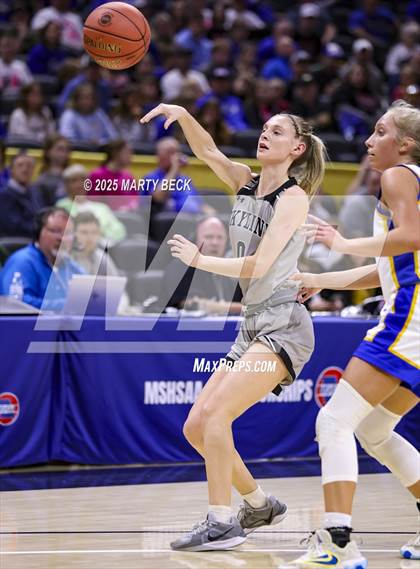 Thumbnail 1 in Skyline vs St. Vincent (MSHSAA Class 2 Championship) photogallery.
