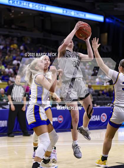 Thumbnail 3 in Skyline vs St. Vincent (MSHSAA Class 2 Championship) photogallery.