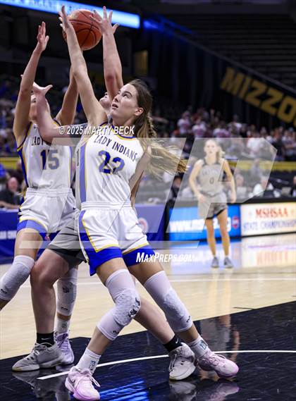 Thumbnail 1 in Skyline vs St. Vincent (MSHSAA Class 2 Championship) photogallery.