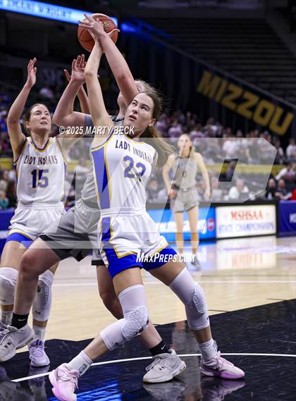 Thumbnail 1 in Skyline vs St. Vincent (MSHSAA Class 2 Championship) photogallery.