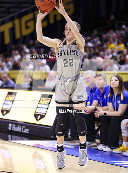 Thumbnail 3 in Skyline vs St. Vincent (MSHSAA Class 2 Championship) photogallery.