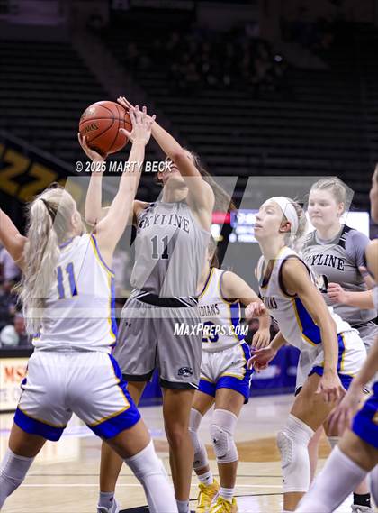 Thumbnail 1 in Skyline vs St. Vincent (MSHSAA Class 2 Championship) photogallery.