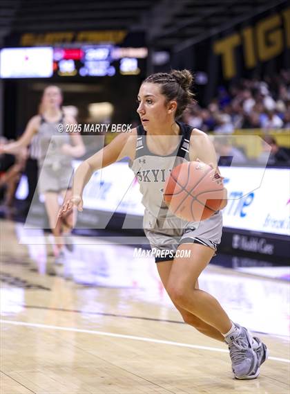 Thumbnail 1 in Skyline vs St. Vincent (MSHSAA Class 2 Championship) photogallery.