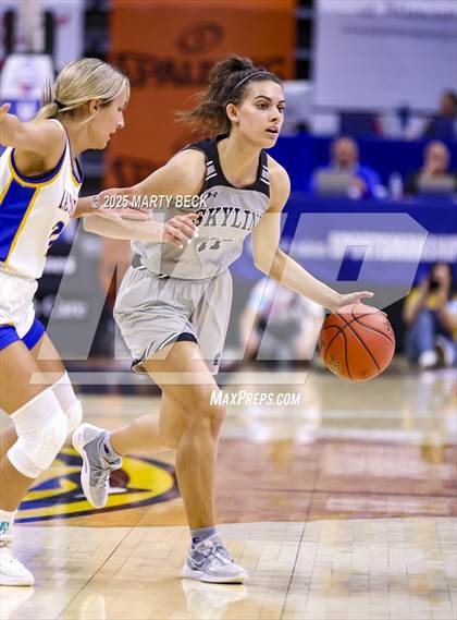 Thumbnail 2 in Skyline vs St. Vincent (MSHSAA Class 2 Championship) photogallery.