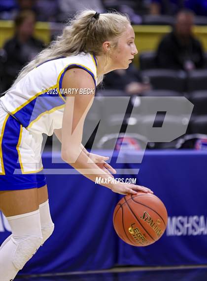 Thumbnail 3 in Skyline vs St. Vincent (MSHSAA Class 2 Championship) photogallery.
