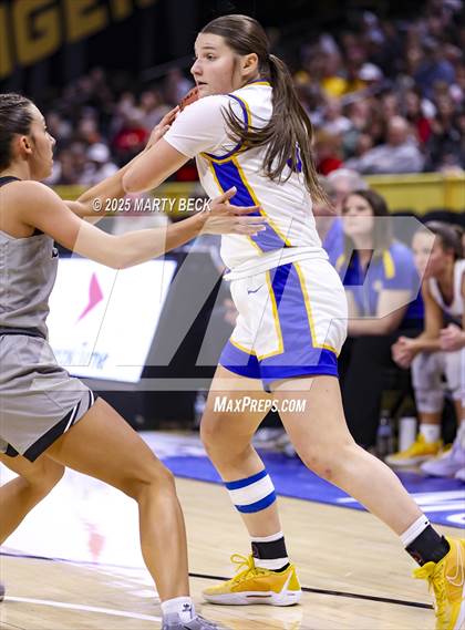 Thumbnail 1 in Skyline vs St. Vincent (MSHSAA Class 2 Championship) photogallery.