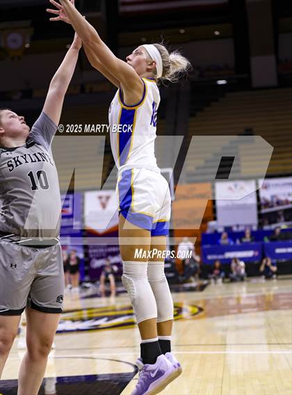 Thumbnail 1 in Skyline vs St. Vincent (MSHSAA Class 2 Championship) photogallery.