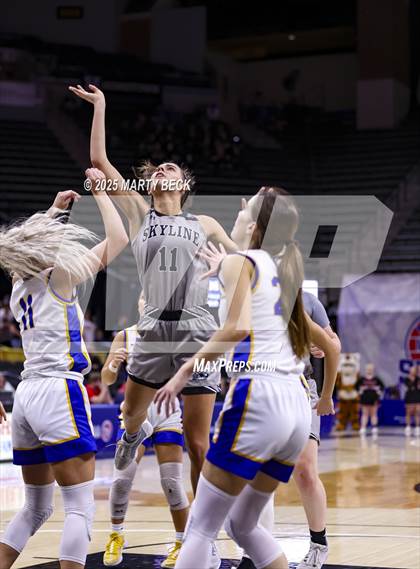 Thumbnail 2 in Skyline vs St. Vincent (MSHSAA Class 2 Championship) photogallery.