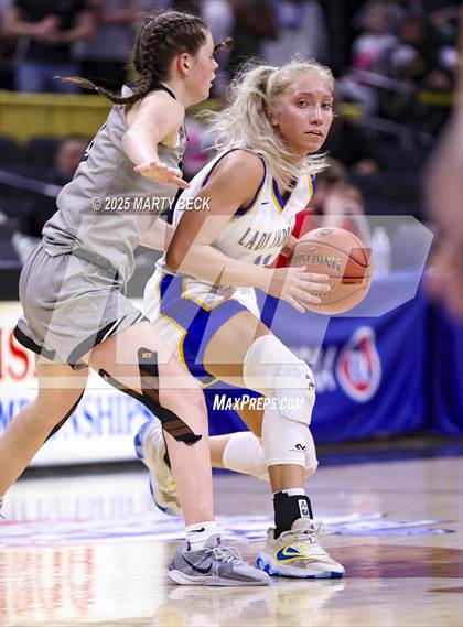 Thumbnail 3 in Skyline vs St. Vincent (MSHSAA Class 2 Championship) photogallery.
