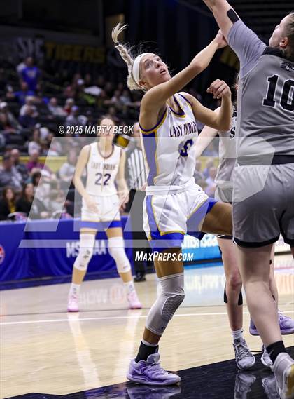 Thumbnail 3 in Skyline vs St. Vincent (MSHSAA Class 2 Championship) photogallery.