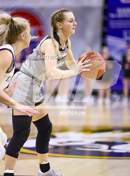 Thumbnail 2 in Skyline vs St. Vincent (MSHSAA Class 2 Championship) photogallery.