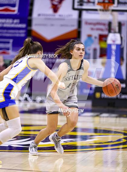 Thumbnail 3 in Skyline vs St. Vincent (MSHSAA Class 2 Championship) photogallery.
