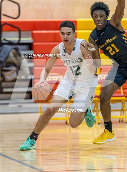 Thumbnail 3 in Holy Trinity vs Mt. Vernon (Gary Charlers Hoops Classic) photogallery.