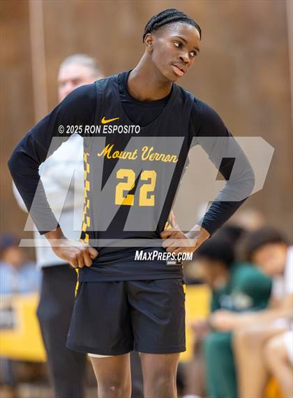 Thumbnail 1 in Holy Trinity vs Mt. Vernon (Gary Charlers Hoops Classic) photogallery.
