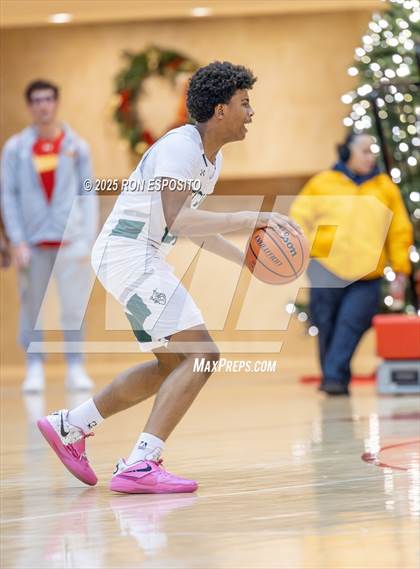 Thumbnail 1 in Holy Trinity vs Mt. Vernon (Gary Charlers Hoops Classic) photogallery.