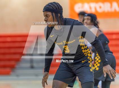 Thumbnail 1 in Holy Trinity vs Mt. Vernon (Gary Charlers Hoops Classic) photogallery.