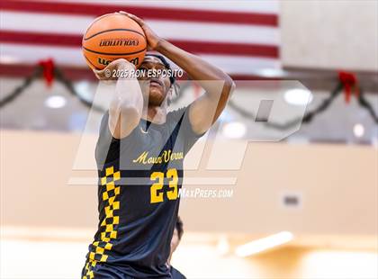 Thumbnail 1 in Holy Trinity vs Mt. Vernon (Gary Charlers Hoops Classic) photogallery.