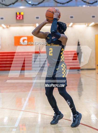 Thumbnail 3 in Holy Trinity vs Mt. Vernon (Gary Charlers Hoops Classic) photogallery.