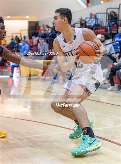 Thumbnail 3 in Holy Trinity vs Mt. Vernon (Gary Charlers Hoops Classic) photogallery.