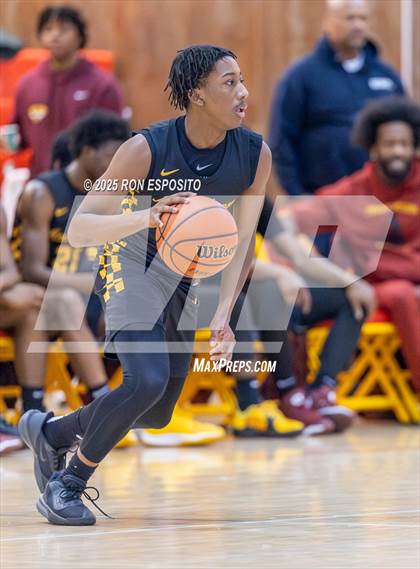 Thumbnail 2 in Holy Trinity vs Mt. Vernon (Gary Charlers Hoops Classic) photogallery.