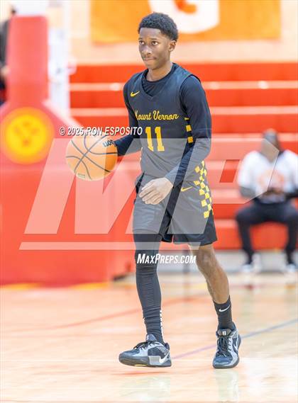 Thumbnail 1 in Holy Trinity vs Mt. Vernon (Gary Charlers Hoops Classic) photogallery.