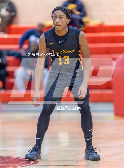 Thumbnail 1 in Holy Trinity vs Mt. Vernon (Gary Charlers Hoops Classic) photogallery.