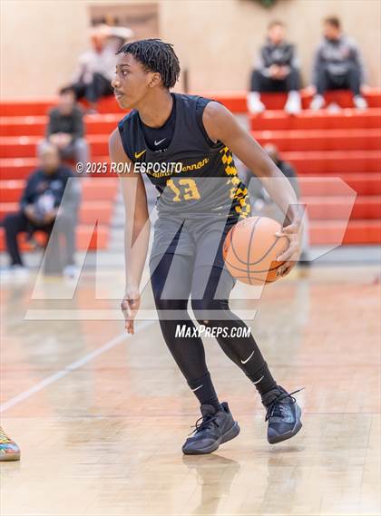 Thumbnail 1 in Holy Trinity vs Mt. Vernon (Gary Charlers Hoops Classic) photogallery.