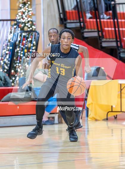 Thumbnail 3 in Holy Trinity vs Mt. Vernon (Gary Charlers Hoops Classic) photogallery.