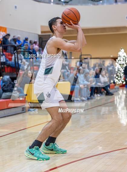 Thumbnail 2 in Holy Trinity vs Mt. Vernon (Gary Charlers Hoops Classic) photogallery.