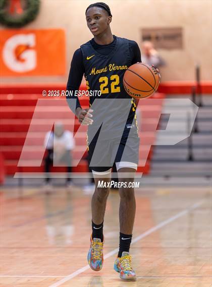 Thumbnail 1 in Holy Trinity vs Mt. Vernon (Gary Charlers Hoops Classic) photogallery.