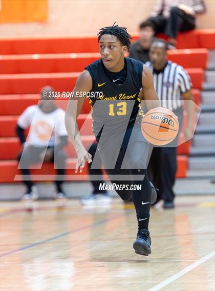 Thumbnail 3 in Holy Trinity vs Mt. Vernon (Gary Charlers Hoops Classic) photogallery.