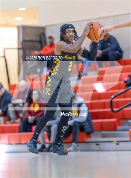 Thumbnail 2 in Holy Trinity vs Mt. Vernon (Gary Charlers Hoops Classic) photogallery.