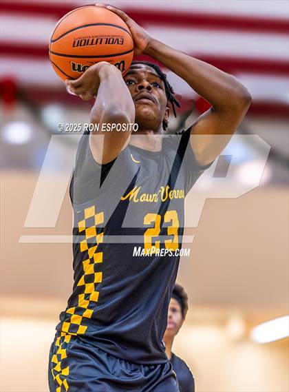 Thumbnail 2 in Holy Trinity vs Mt. Vernon (Gary Charlers Hoops Classic) photogallery.