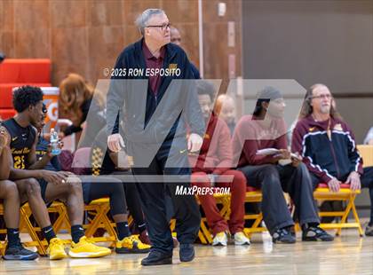 Thumbnail 2 in Holy Trinity vs Mt. Vernon (Gary Charlers Hoops Classic) photogallery.