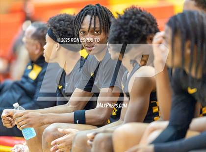 Thumbnail 2 in Holy Trinity vs Mt. Vernon (Gary Charlers Hoops Classic) photogallery.