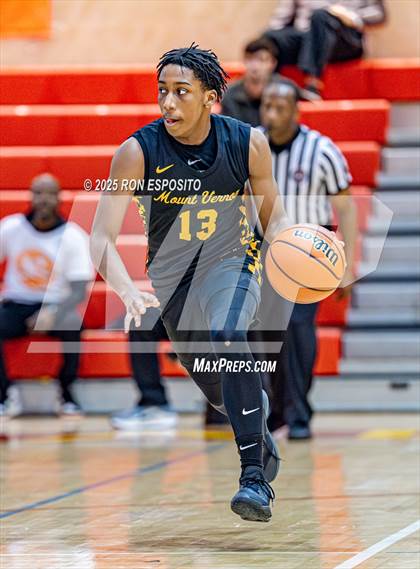 Thumbnail 1 in Holy Trinity vs Mt. Vernon (Gary Charlers Hoops Classic) photogallery.