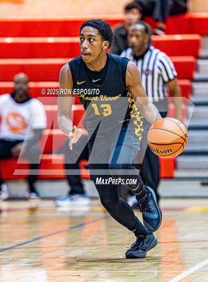 Thumbnail 2 in Holy Trinity vs Mt. Vernon (Gary Charlers Hoops Classic) photogallery.