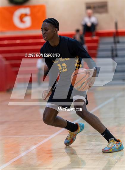 Thumbnail 2 in Holy Trinity vs Mt. Vernon (Gary Charlers Hoops Classic) photogallery.