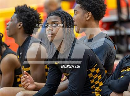 Thumbnail 3 in Holy Trinity vs Mt. Vernon (Gary Charlers Hoops Classic) photogallery.
