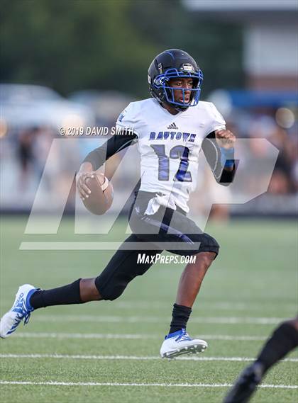 Thumbnail 2 in Smithville vs Raytown (Liberty Jamboree) photogallery.