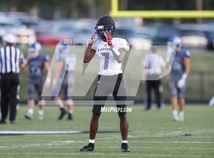 Thumbnail 3 in Smithville vs Raytown (Liberty Jamboree) photogallery.