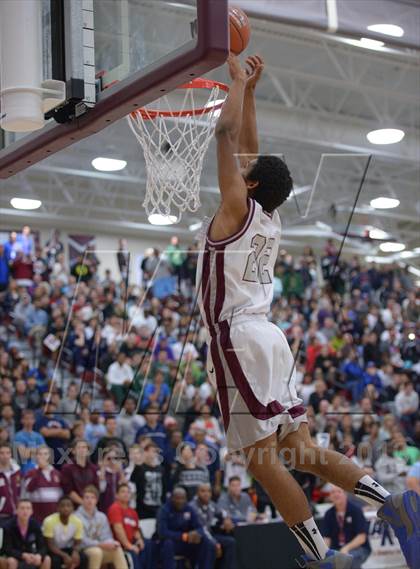 Thumbnail 2 in MaxPreps Holiday Classic Slam Dunk Contest photogallery.