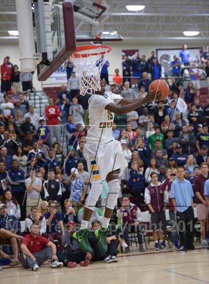 Thumbnail 3 in MaxPreps Holiday Classic Slam Dunk Contest photogallery.