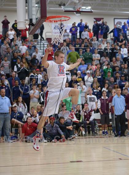 Thumbnail 1 in MaxPreps Holiday Classic Slam Dunk Contest photogallery.