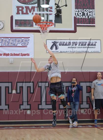 Thumbnail 3 in MaxPreps Holiday Classic Slam Dunk Contest photogallery.
