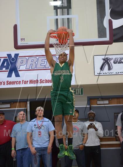 Thumbnail 3 in MaxPreps Holiday Classic Slam Dunk Contest photogallery.