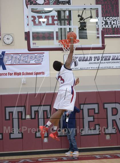 Thumbnail 3 in MaxPreps Holiday Classic Slam Dunk Contest photogallery.