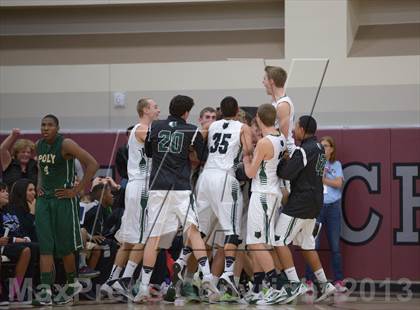 Thumbnail 2 in MaxPreps Holiday Classic Slam Dunk Contest photogallery.