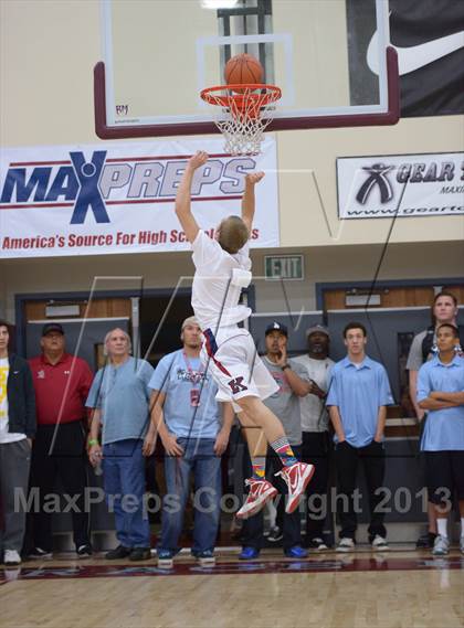 Thumbnail 2 in MaxPreps Holiday Classic Slam Dunk Contest photogallery.