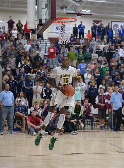 Thumbnail 3 in MaxPreps Holiday Classic Slam Dunk Contest photogallery.